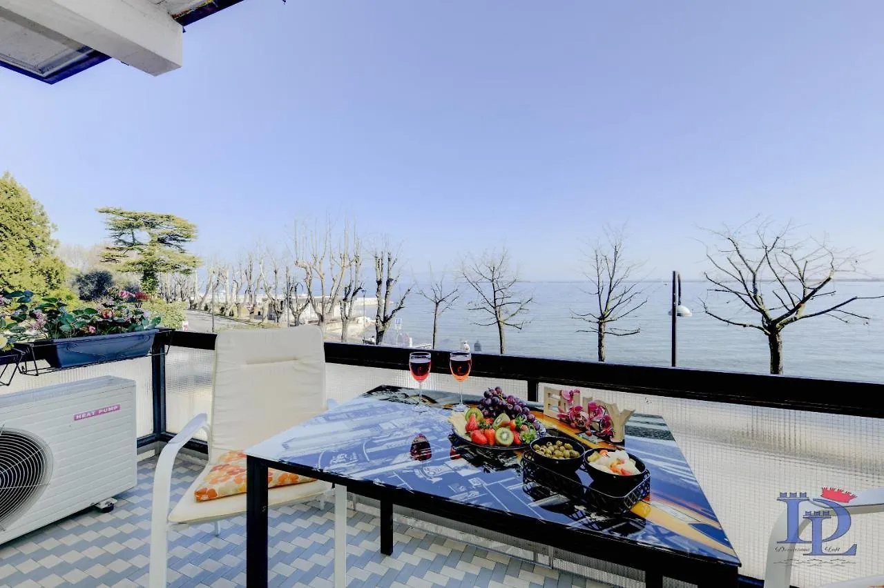 Desenzanoloft Official Partner Marriott Homes & Villas - Charming On The Lake Front Lake Desenzano del Garda Appartement
