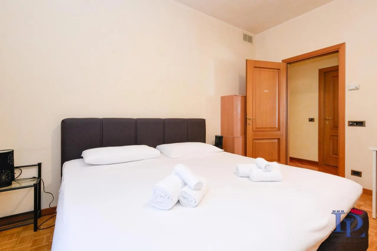 Desenzanoloft Official Partner Marriott Homes & Villas - Charming On The Lake Front Lake Desenzano del Garda Italië