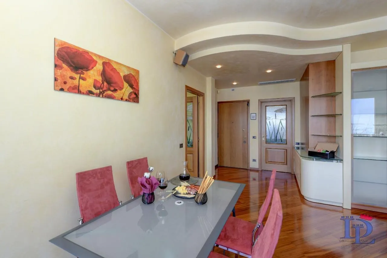 Desenzanoloft Official Partner Marriott Homes & Villas - Charming On The Lake Front Lake ديسينسانو ديل غاردا 0*,