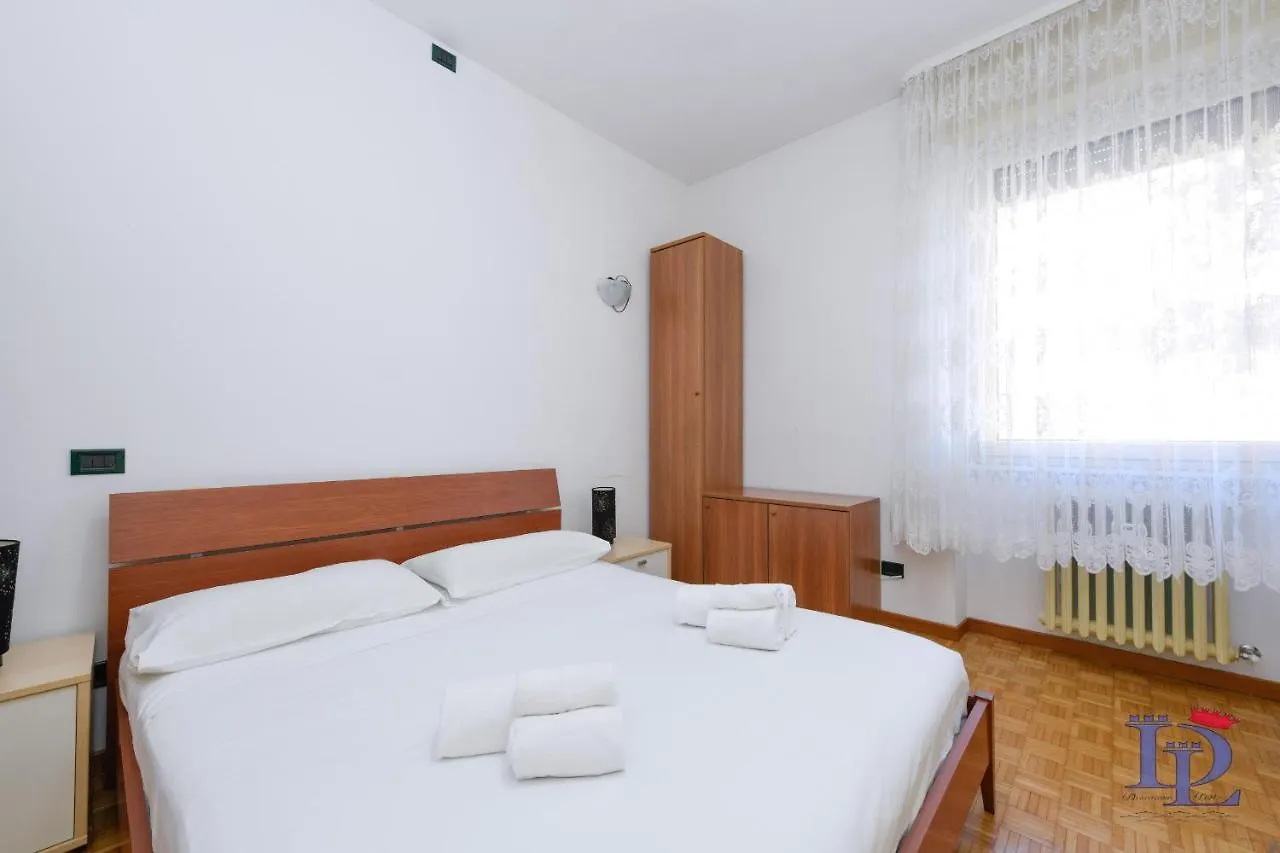 Desenzanoloft Official Partner Marriott Homes & Villas - Charming On The Lake Front Lake ديسينسانو ديل غاردا 0*,  إيطاليا