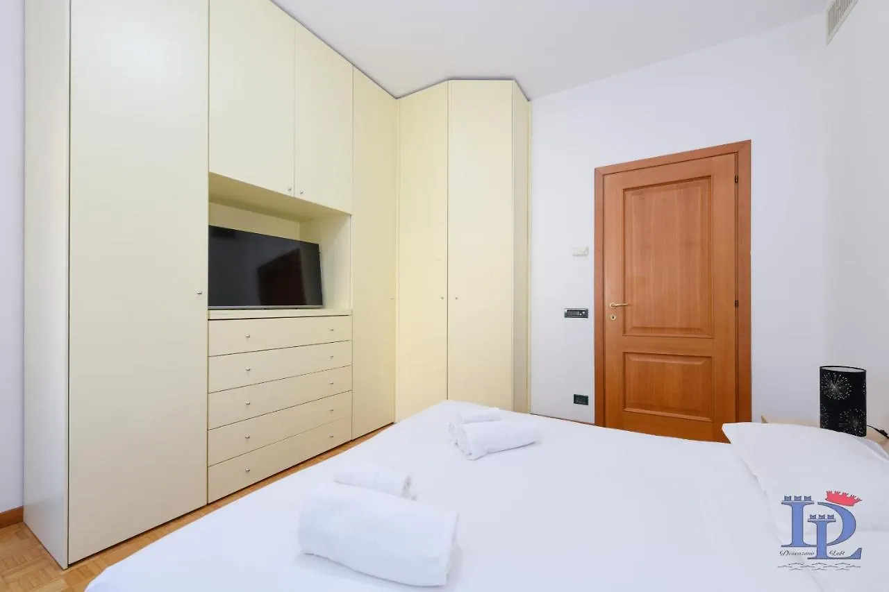 Desenzanoloft Official Partner Marriott Homes & Villas - Charming On The Lake Front Lake ديسينسانو ديل غاردا