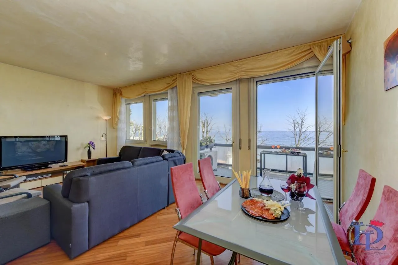 Desenzanoloft Official Partner Marriott Homes & Villas - Charming On The Lake Front Lake ديسينسانو ديل غاردا شقة